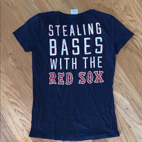 victoria’s secret t-shirt - Picture 2 of 2